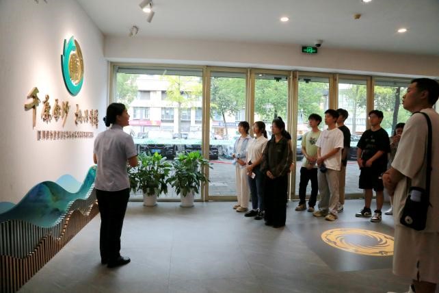 1758247297308092733.jpg 374.jpg